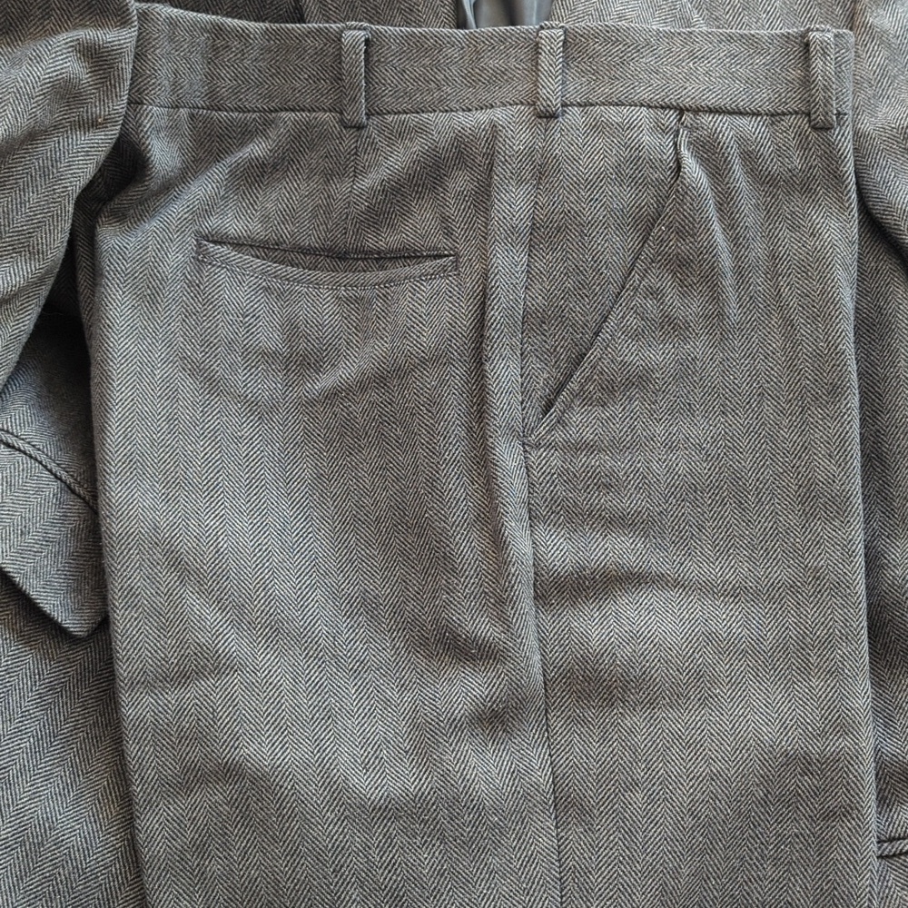 Mens 2 Pc Herringbone Suit - Picture 8 of 15